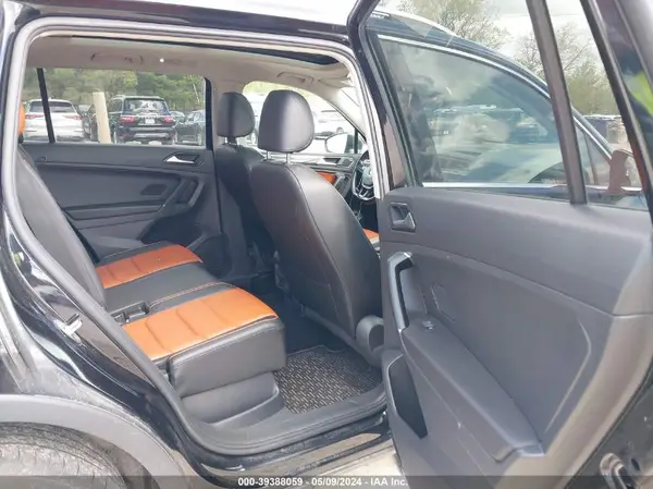 3VV4B7AX0JM006834 2018 VOLKSWAGEN TIGUAN - Image 8