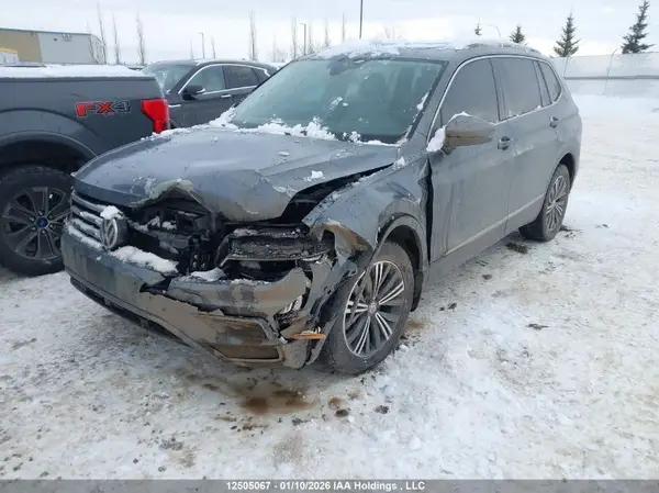 3VV4B7AX0JM016778 2018 VOLKSWAGEN TIGUAN - Image 2