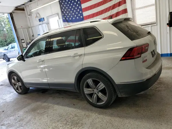 3VV4B7AX0JM023617 2018 VOLKSWAGEN TIGUAN - Image 2