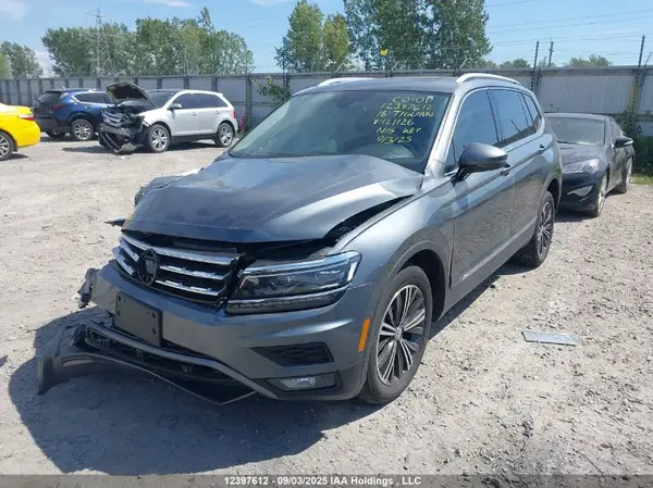 3VV4B7AX0JM121126 2018 VOLKSWAGEN TIGUAN - Image 2