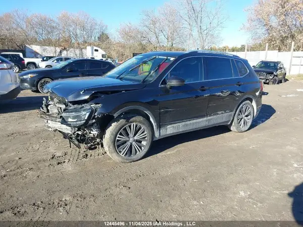 3VV4B7AX0JM161268 2018 VOLKSWAGEN TIGUAN - Image 2
