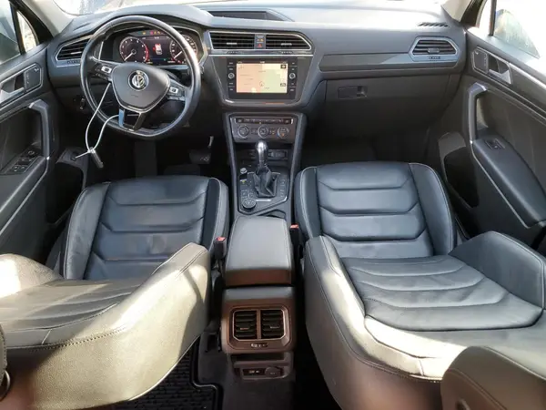3VV4B7AX0JM198885 2018 VOLKSWAGEN TIGUAN - Image 8