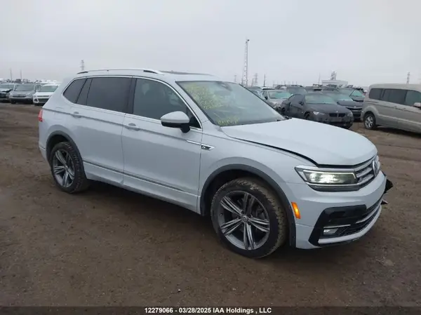 3VV4B7AX0KM055338 2019 VOLKSWAGEN TIGUAN - Image 1