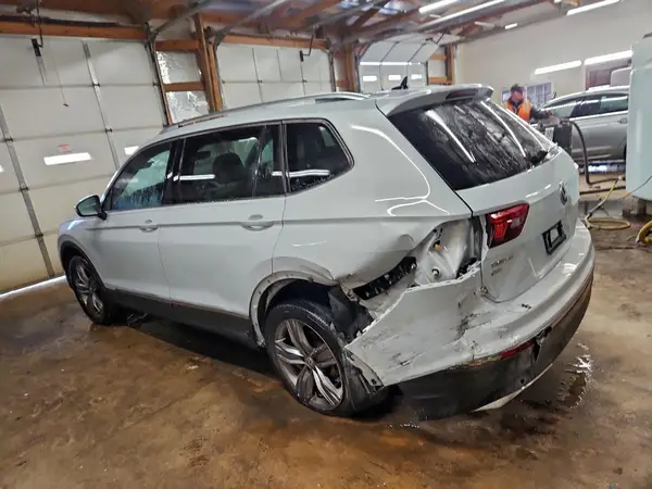3VV4B7AX0KM056196 2019 VOLKSWAGEN TIGUAN - Image 2