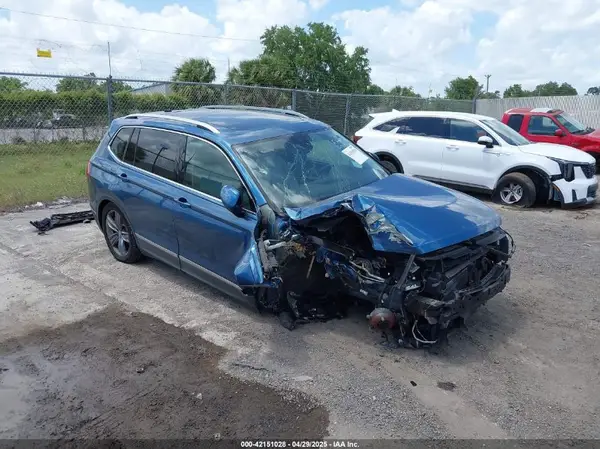 3VV4B7AX0KM116641 2019 VOLKSWAGEN TIGUAN - Image 1