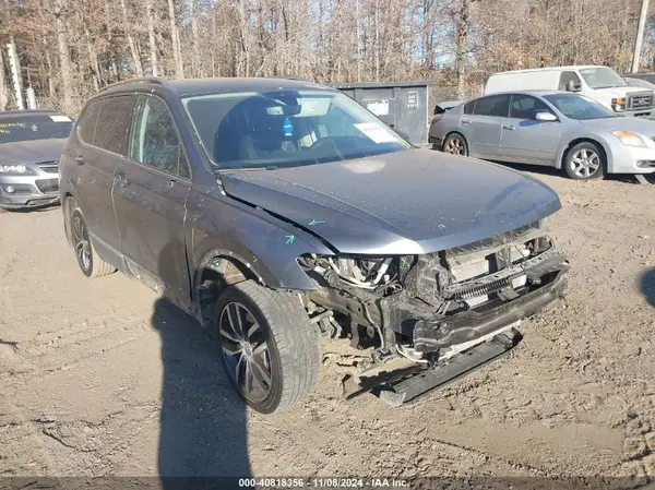 3VV4B7AX0KM174037 2019 VOLKSWAGEN TIGUAN - Image 1
