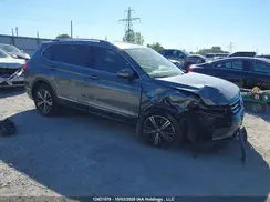 3VV4B7AX1JM048218 2018 VOLKSWAGEN TIGUAN