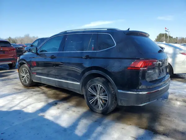 3VV4B7AX1JM067626 2018 VOLKSWAGEN TIGUAN - Image 2