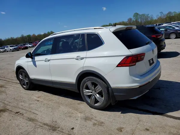3VV4B7AX1JM077816 2018 VOLKSWAGEN TIGUAN - Image 2