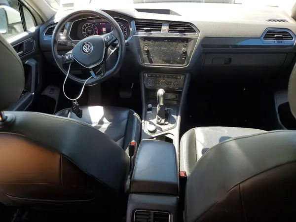 3VV4B7AX1JM077816 2018 VOLKSWAGEN TIGUAN - Image 8