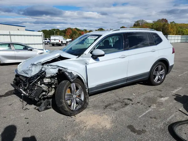 3VV4B7AX1JM110250 2018 VOLKSWAGEN TIGUAN - Image 1