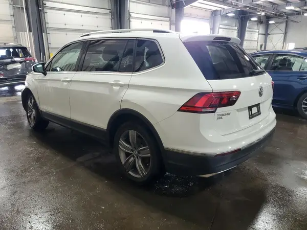 3VV4B7AX1JM174109 2018 VOLKSWAGEN TIGUAN - Image 2