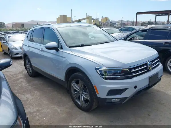 3VV4B7AX1JM188172 2018 VOLKSWAGEN TIGUAN - Image 1