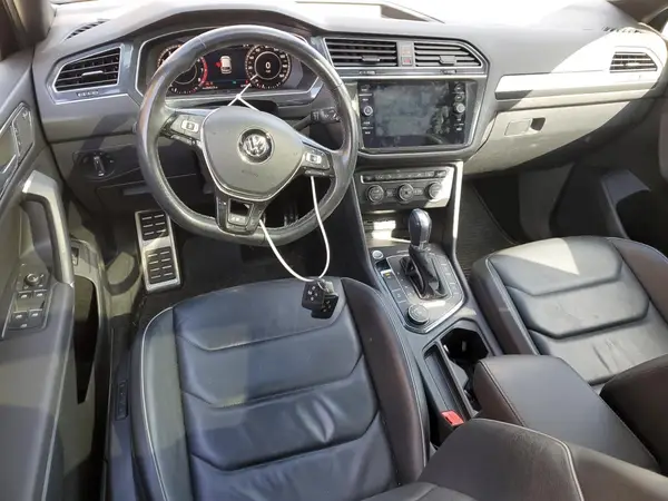 3VV4B7AX1JM189757 2018 VOLKSWAGEN TIGUAN - Image 8