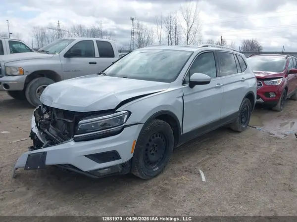 3VV4B7AX1JM190634 2018 VOLKSWAGEN TIGUAN - Image 2