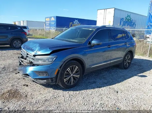 3VV4B7AX1JM192092 2018 VOLKSWAGEN TIGUAN - Image 2