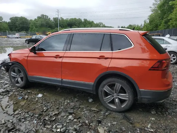 3VV4B7AX1JM197504 2018 VOLKSWAGEN TIGUAN - Image 2