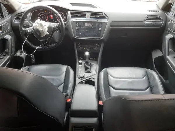 3VV4B7AX1JM197504 2018 VOLKSWAGEN TIGUAN - Image 8