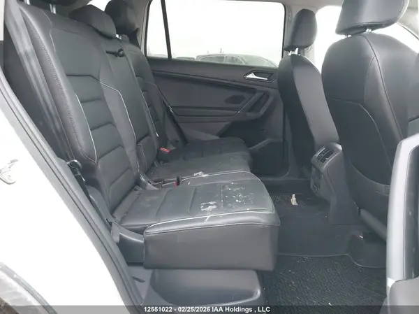 3VV4B7AX1JM202040 2018 VOLKSWAGEN TIGUAN - Image 8