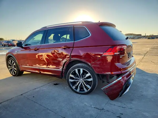 3VV4B7AX1KM006049 2019 VOLKSWAGEN TIGUAN - Image 2