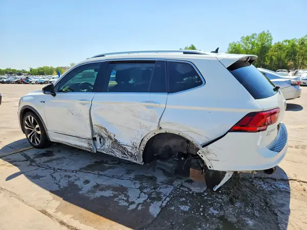 3VV4B7AX1KM188660 2019 VOLKSWAGEN TIGUAN - Image 2