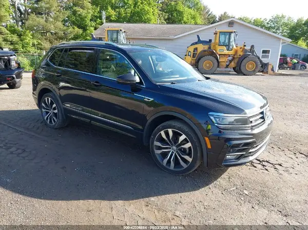 3VV4B7AX1LM064664 2020 VOLKSWAGEN TIGUAN - Image 1