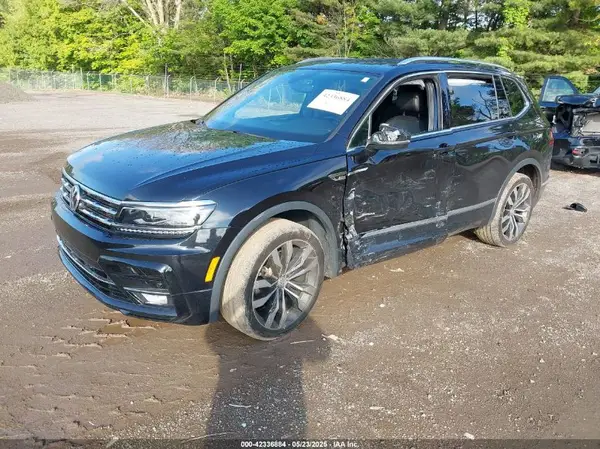3VV4B7AX1LM064664 2020 VOLKSWAGEN TIGUAN - Image 2