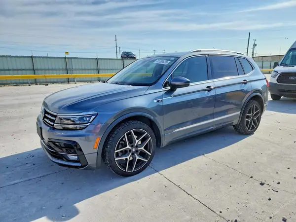 3VV4B7AX1LM151593 2020 VOLKSWAGEN TIGUAN - Image 1