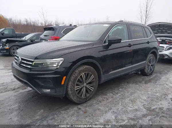 3VV4B7AX2JM008438 2018 VOLKSWAGEN TIGUAN - Image 2
