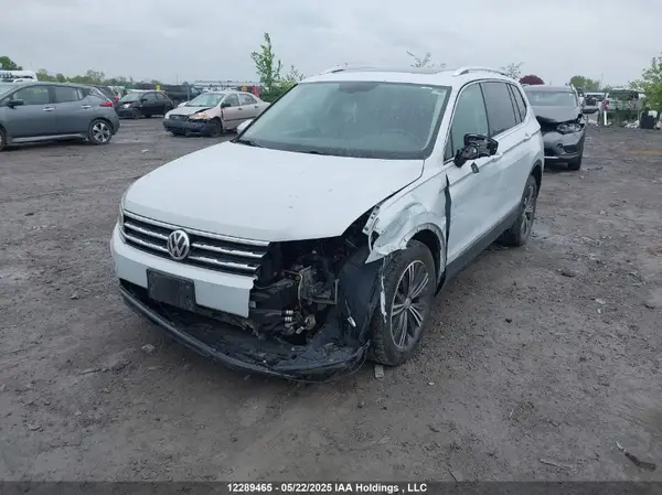 3VV4B7AX2JM087450 2018 VOLKSWAGEN TIGUAN - Image 2