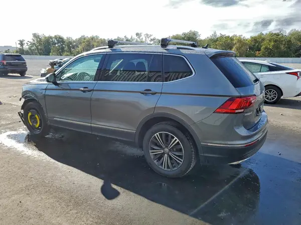 3VV4B7AX2JM088307 2018 VOLKSWAGEN TIGUAN - Image 2