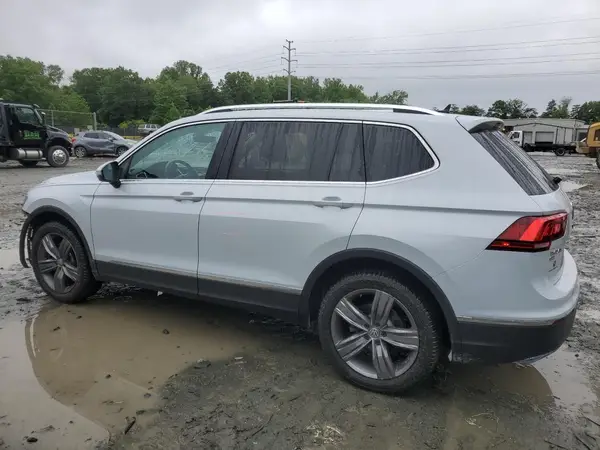 3VV4B7AX2JM129714 2018 VOLKSWAGEN TIGUAN - Image 2
