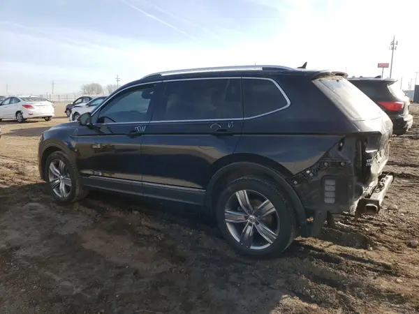 3VV4B7AX2JM161241 2018 VOLKSWAGEN TIGUAN - Image 2