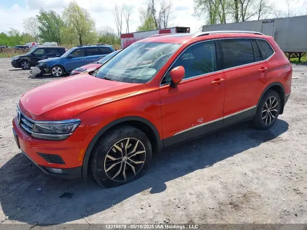 3VV4B7AX2JM167394 2018 VOLKSWAGEN TIGUAN - Image 2