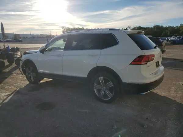3VV4B7AX2JM174412 2018 VOLKSWAGEN TIGUAN - Image 2