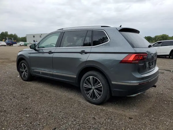 3VV4B7AX2JM183613 2018 VOLKSWAGEN TIGUAN - Image 2