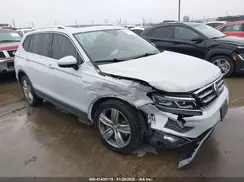 3VV4B7AX2KM053803 2019 VOLKSWAGEN TIGUAN
