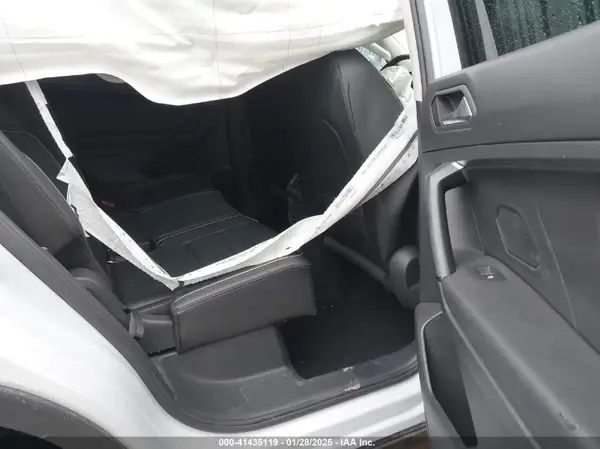 3VV4B7AX2KM053803 2019 VOLKSWAGEN TIGUAN - Image 8