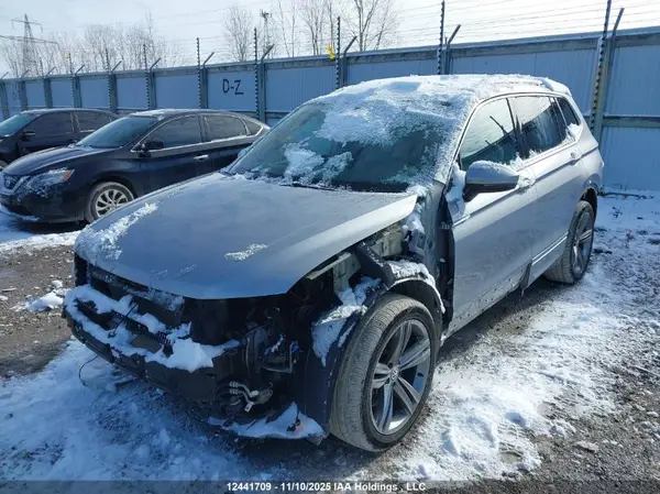 3VV4B7AX2MM068398 2021 VOLKSWAGEN TIGUAN - Image 2