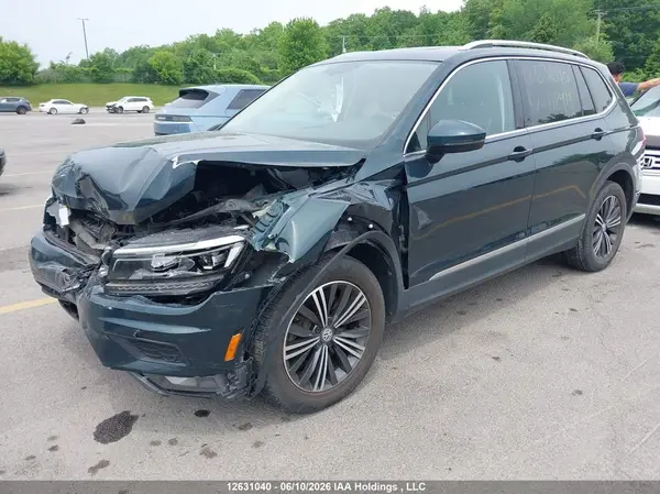3VV4B7AX3JM112419 2018 VOLKSWAGEN TIGUAN - Image 2