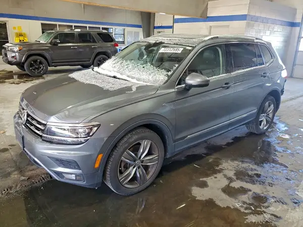 3VV4B7AX3JM114171 2018 VOLKSWAGEN TIGUAN - Image 1