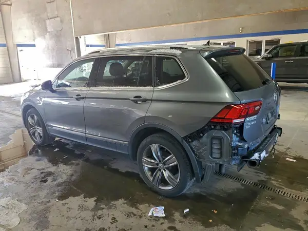 3VV4B7AX3JM114171 2018 VOLKSWAGEN TIGUAN - Image 2