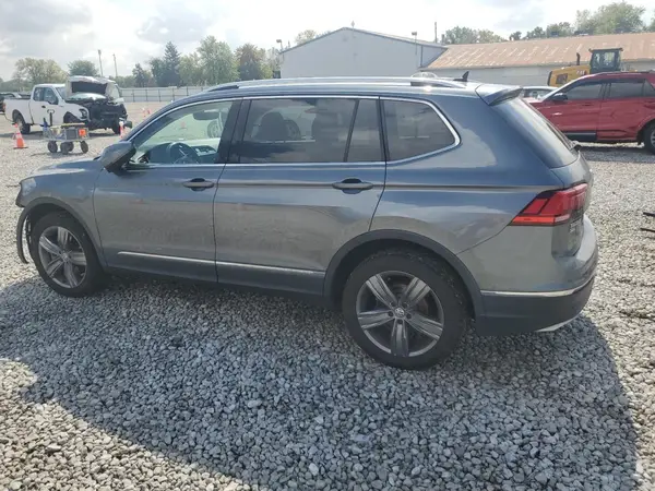 3VV4B7AX3JM185323 2018 VOLKSWAGEN TIGUAN - Image 2