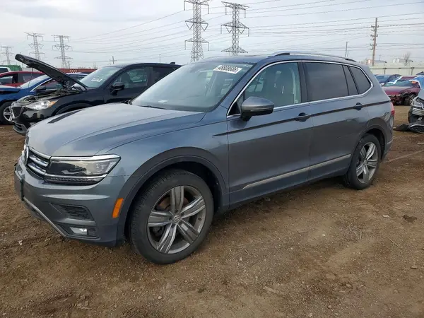3VV4B7AX3JM187685 2018 VOLKSWAGEN TIGUAN - Image 1