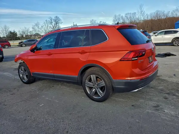 3VV4B7AX3JM188500 2018 VOLKSWAGEN TIGUAN - Image 2