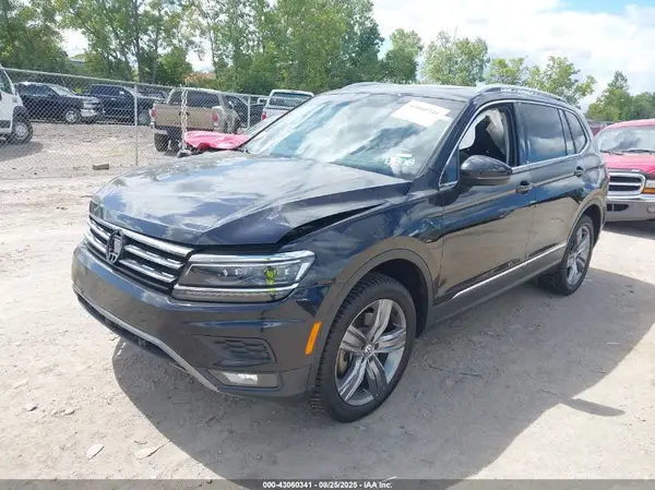 3VV4B7AX3JM194541 2018 VOLKSWAGEN TIGUAN - Image 2
