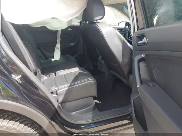 3VV4B7AX3JM194541 2018 VOLKSWAGEN TIGUAN - Image 8