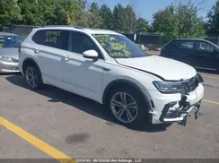 3VV4B7AX3JM203092 2018 VOLKSWAGEN TIGUAN