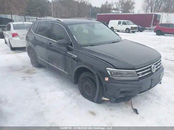 3VV4B7AX3LM107983 2020 VOLKSWAGEN TIGUAN - Image 1