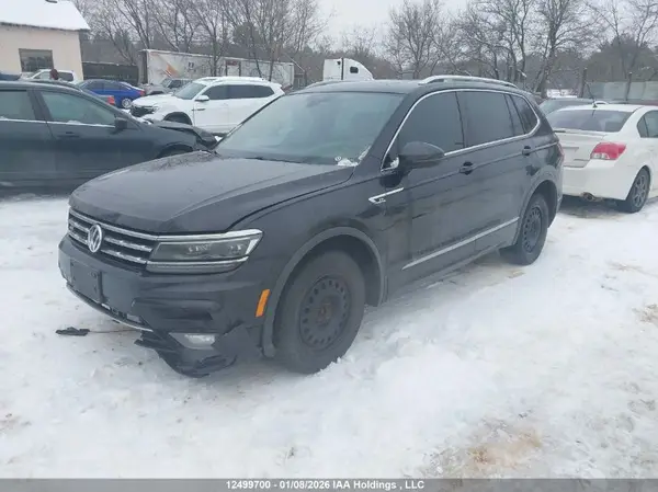 3VV4B7AX3LM107983 2020 VOLKSWAGEN TIGUAN - Image 2